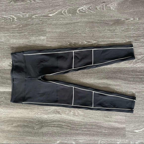 ALO Yoga Black White Seam Leggings - Picture 2 of 8